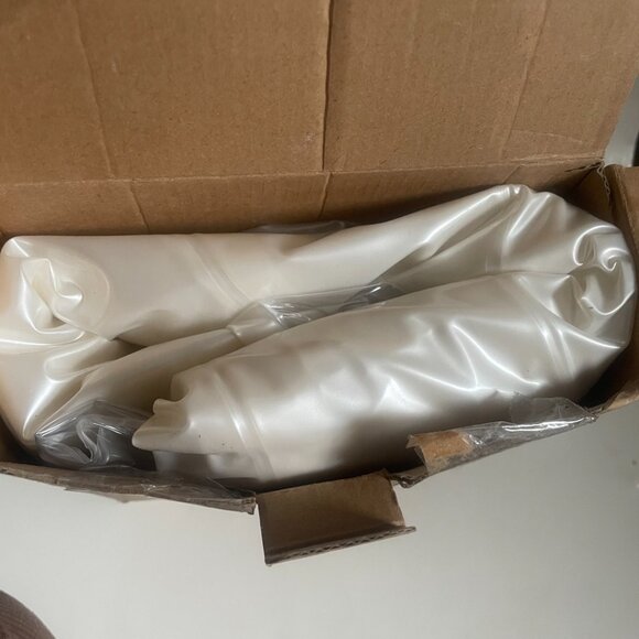 Inflatable Seashell with Pearl - Picture 4 of 6